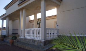 Large Villa with Private Pool in Villamartin.  Ref:ks0936