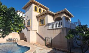 BARGAIN! 5 bed Villa with Private Pool next to La Zenia Boulevard. Ref:ks5138