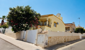 Opportunity!Fully Renovated Semi-Detached Villa with Pool in Villamartin. Ref:mks5217